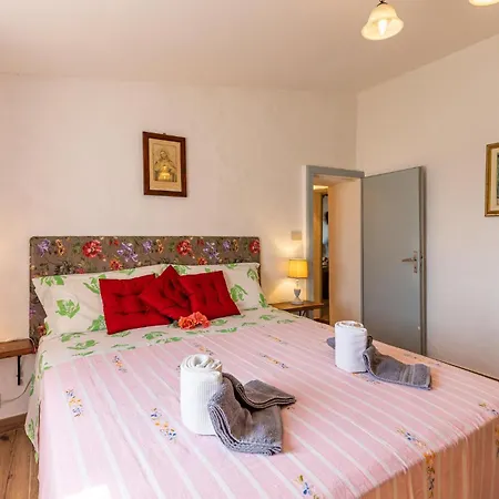 Holiday home Lovely In With Wifi Marliana